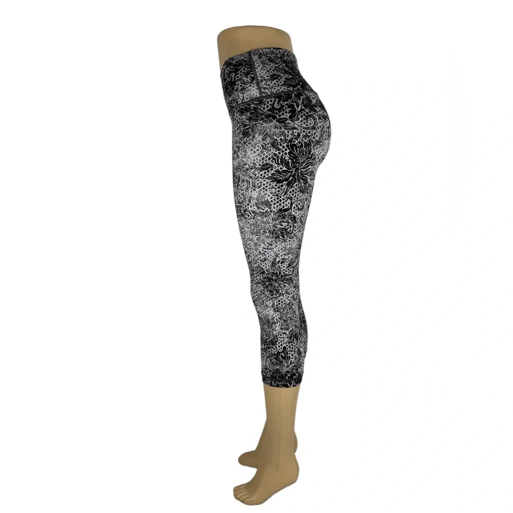 Lululemon Women 8 Wunder Under High Rise Crop Serigraph Starlight Black Mult EUC - Picture 3 of 11